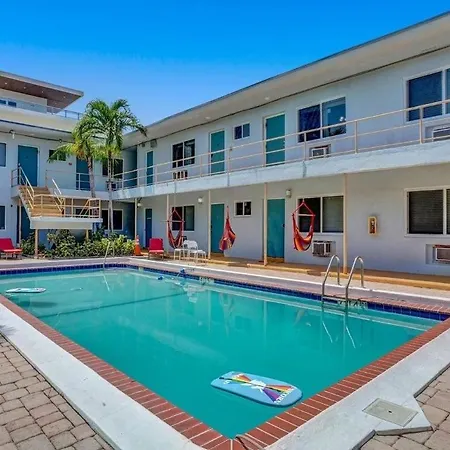Pool Christmas Retreat Walk To Dania Beach Appartement